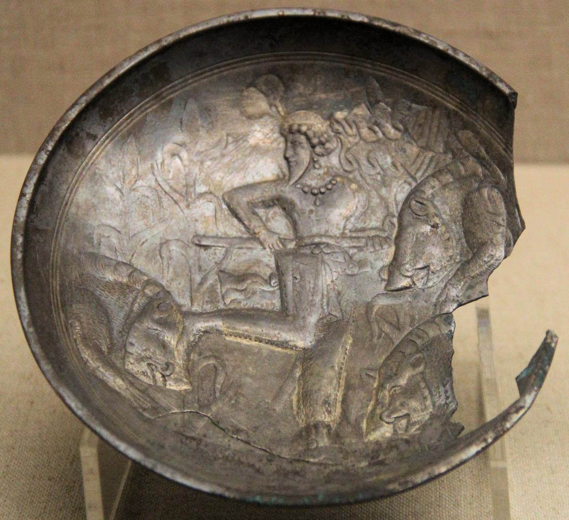 Kushano-Sasanian Plate from the Northern Wei tomb of Feng Hetu